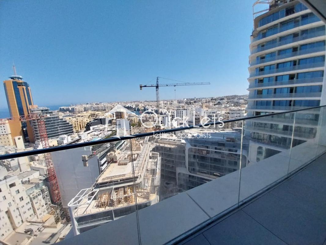 Azure Luxury Residence 3